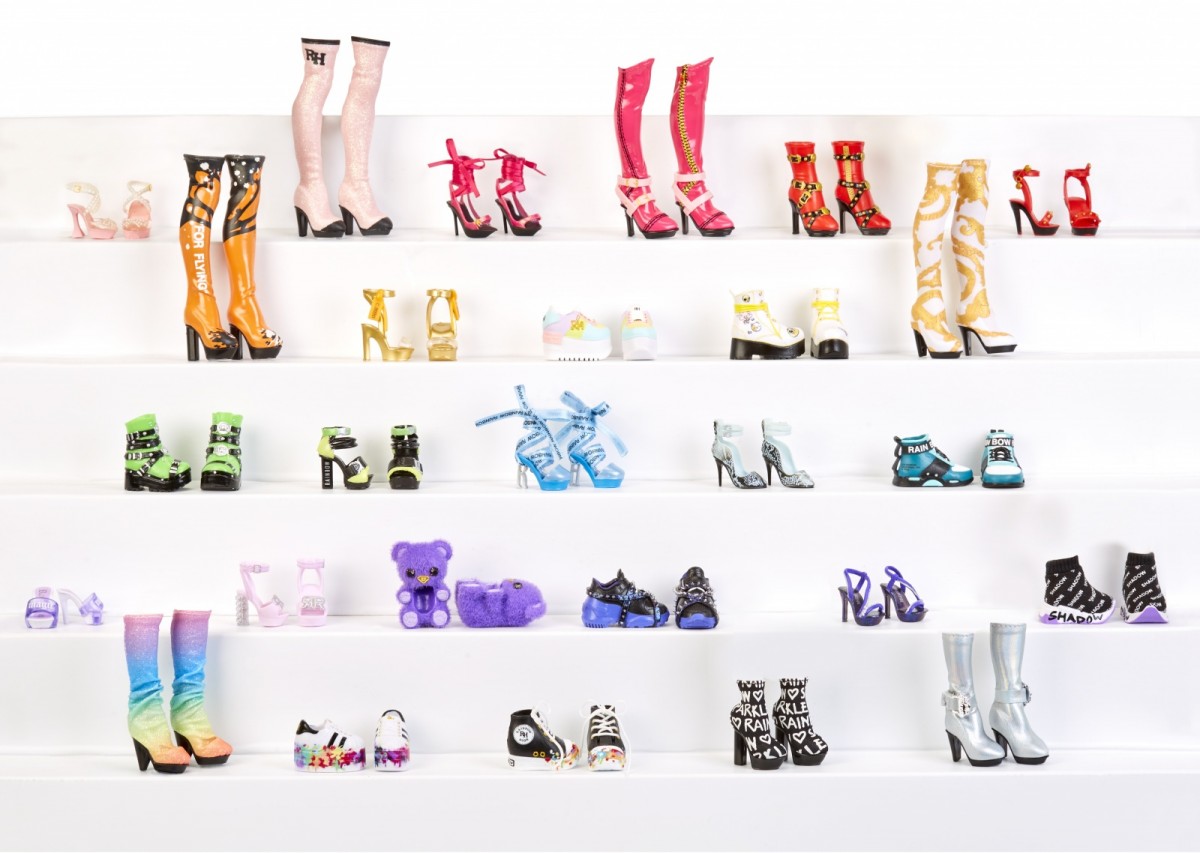 Lelių aksesuarai paslaptingose dežėse rainbow high accessories studio series