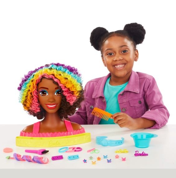 Lėlės galva barbie