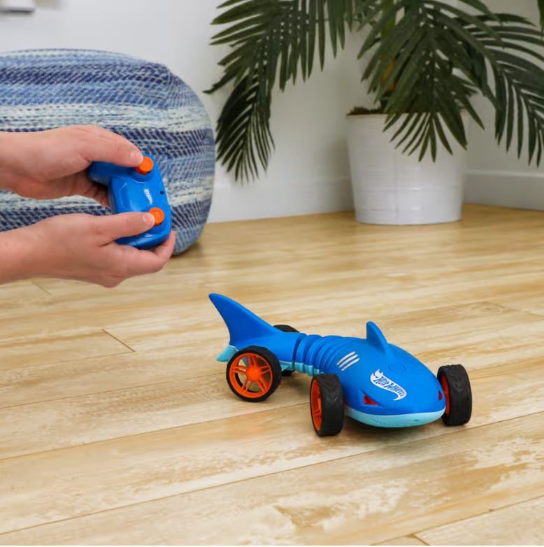 Radijo bangomis valdomas ryklys hot wheels rc, mėlynas