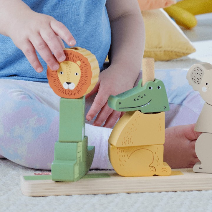 Medinis bokštelis su gyvūnais fisher price wood hxv04,10 dalių