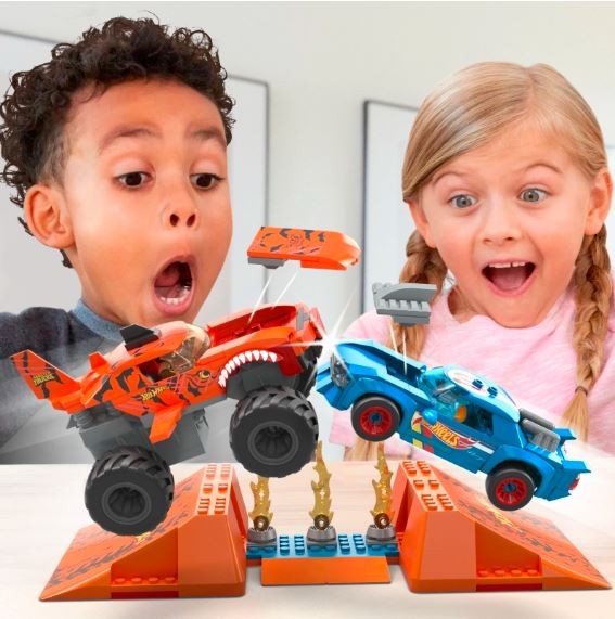 Konstruktorius hot wheels mega construx susidūrimas
