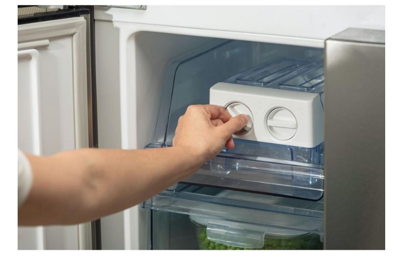 Laisvai pastatomas, dviduris šaldytuvas gorenje nrm8182mx, automatinis atitirpinimas