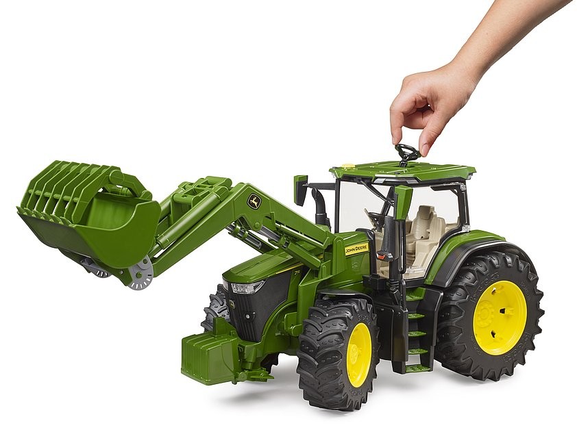 Traktorius su priekiniu krautuvu bruder 03151 john deere 7r 350