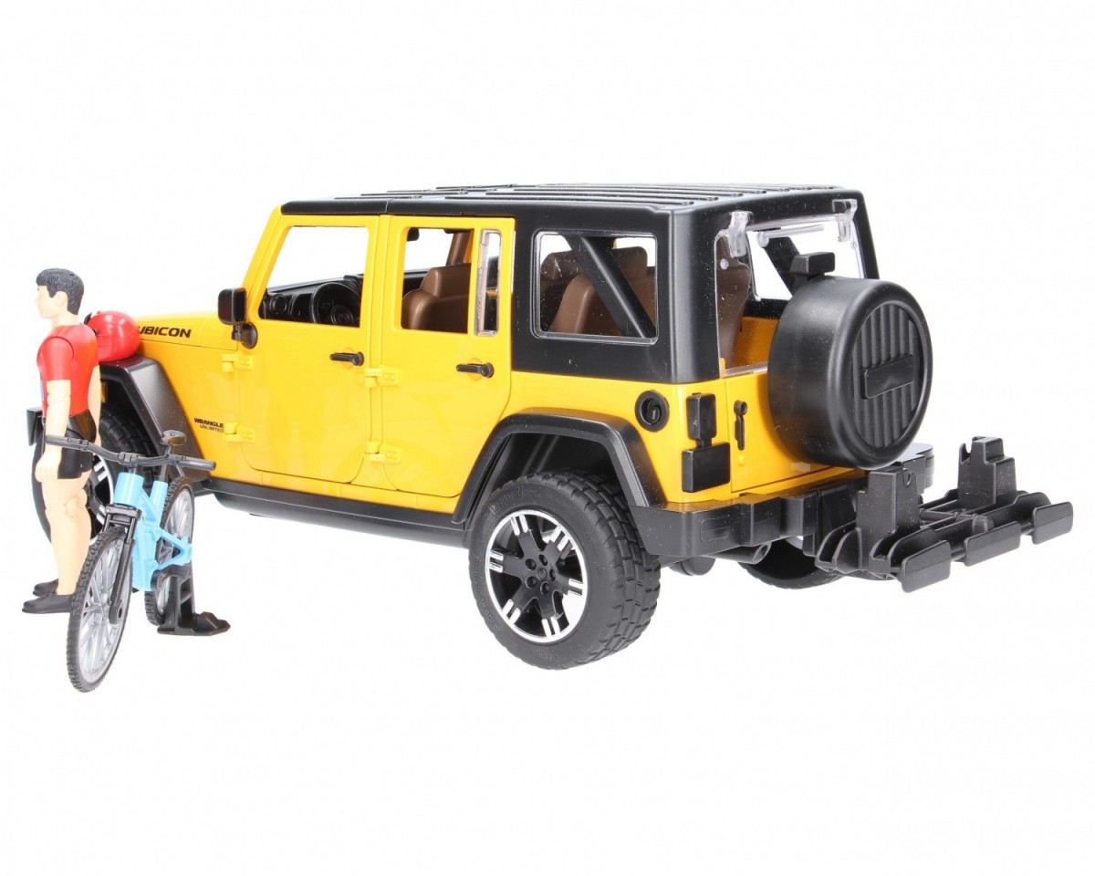 Automobilis jeep wrangler ir dviratininkas su kalnų dviračiu bruder, 02543