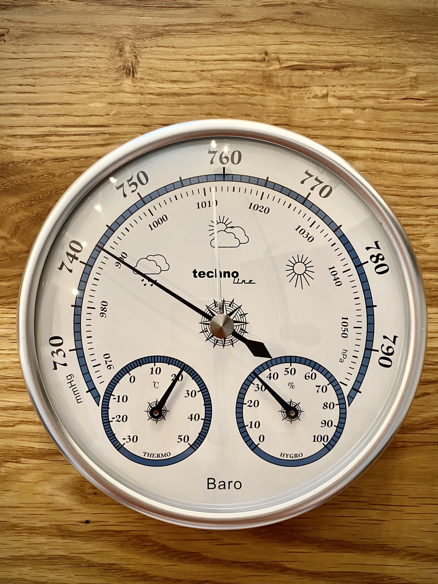 Termometras/ barometras/ drėgnomatis Technoline WA3090