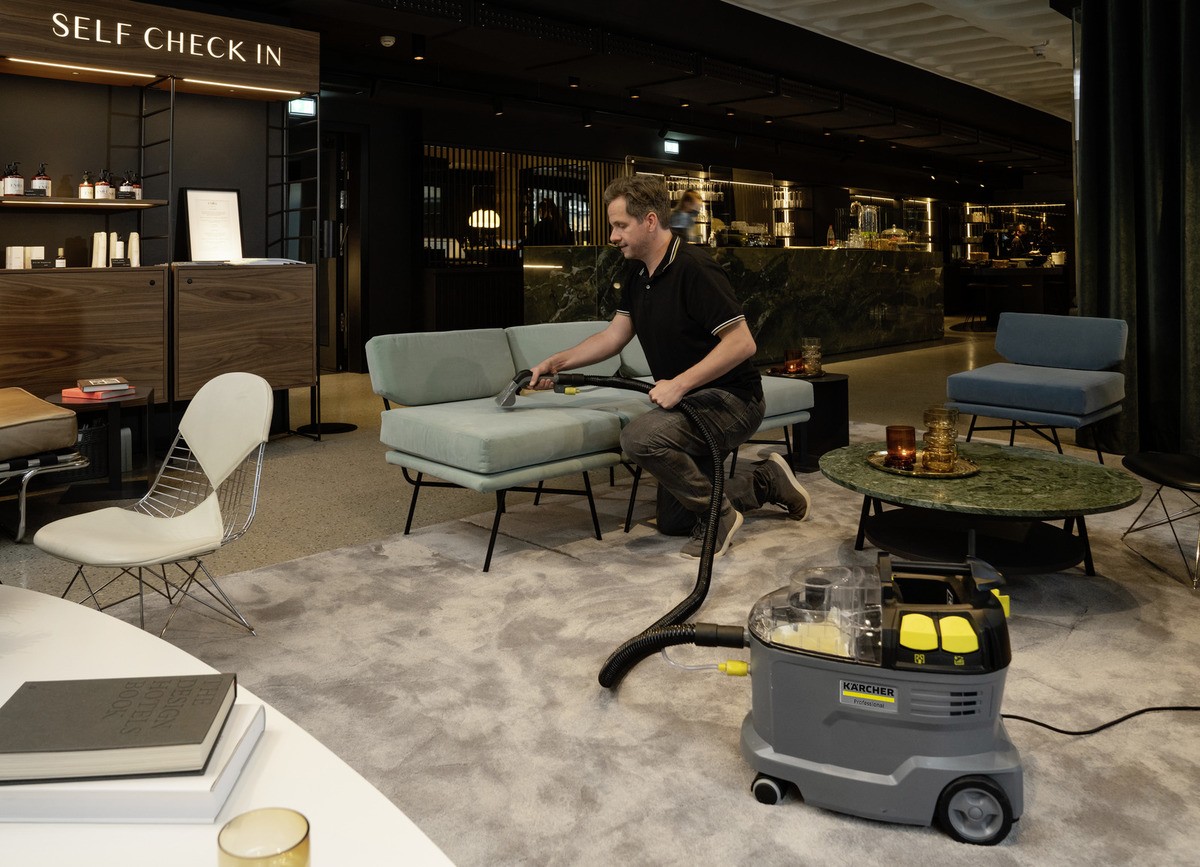 Dulkių siurblys plaunantis dulkių siurblys karcher puzzi 8/1; 1200 w