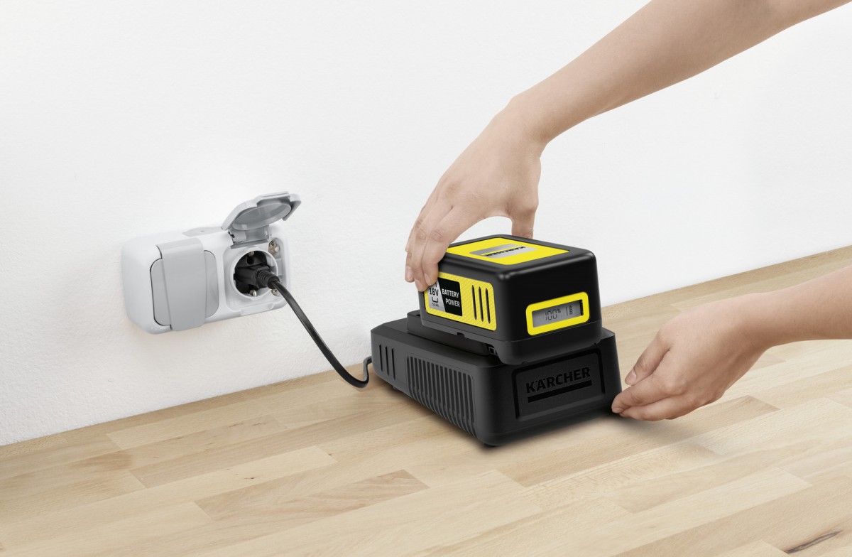 Karcher baterijos ir įkroviklio komplektas 18/50