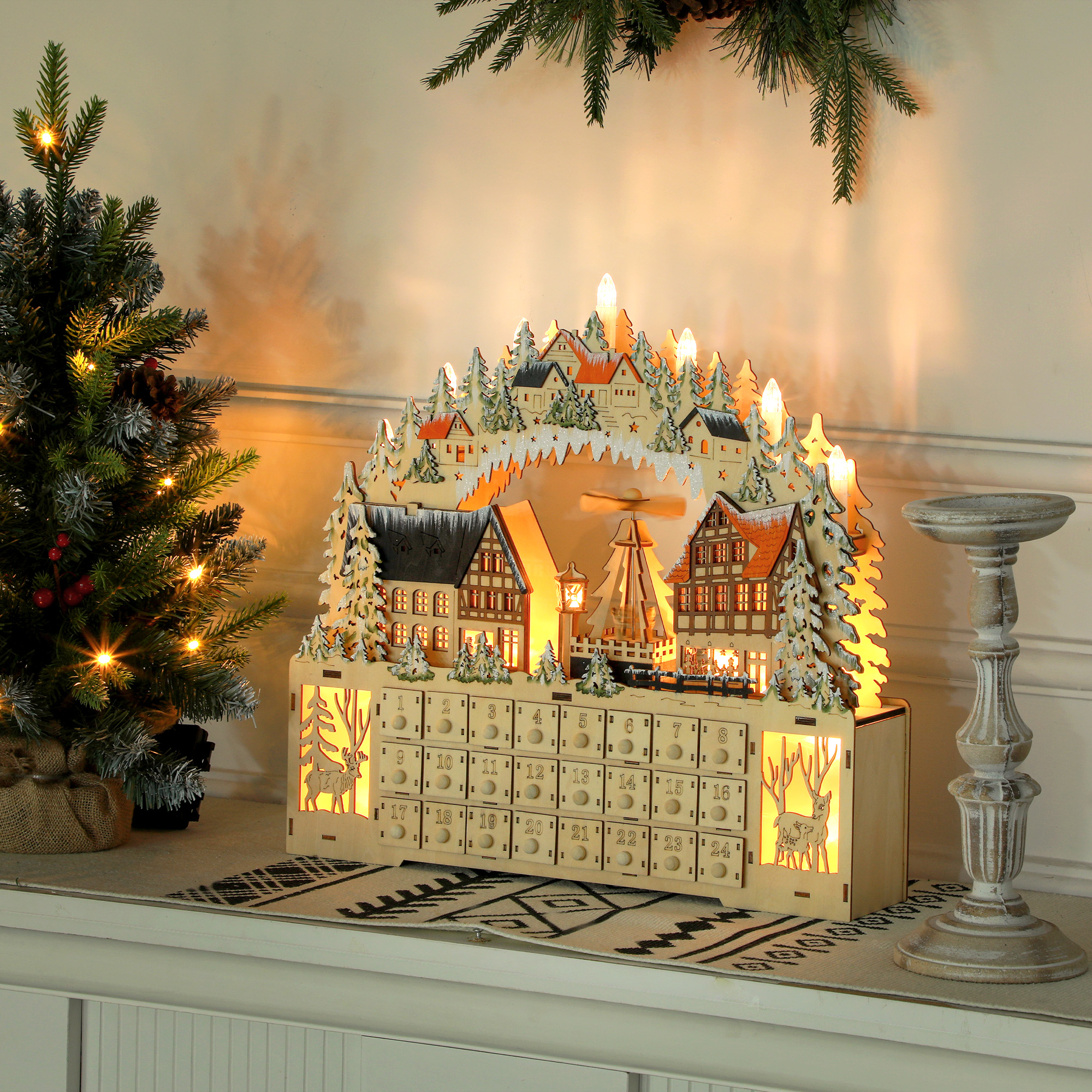 Adventa kalendārs ar 18 LED spuldzītēm un 24 atvilktnītēm, dabīga koka krāsā, 45 × 9 × 42,5 cm