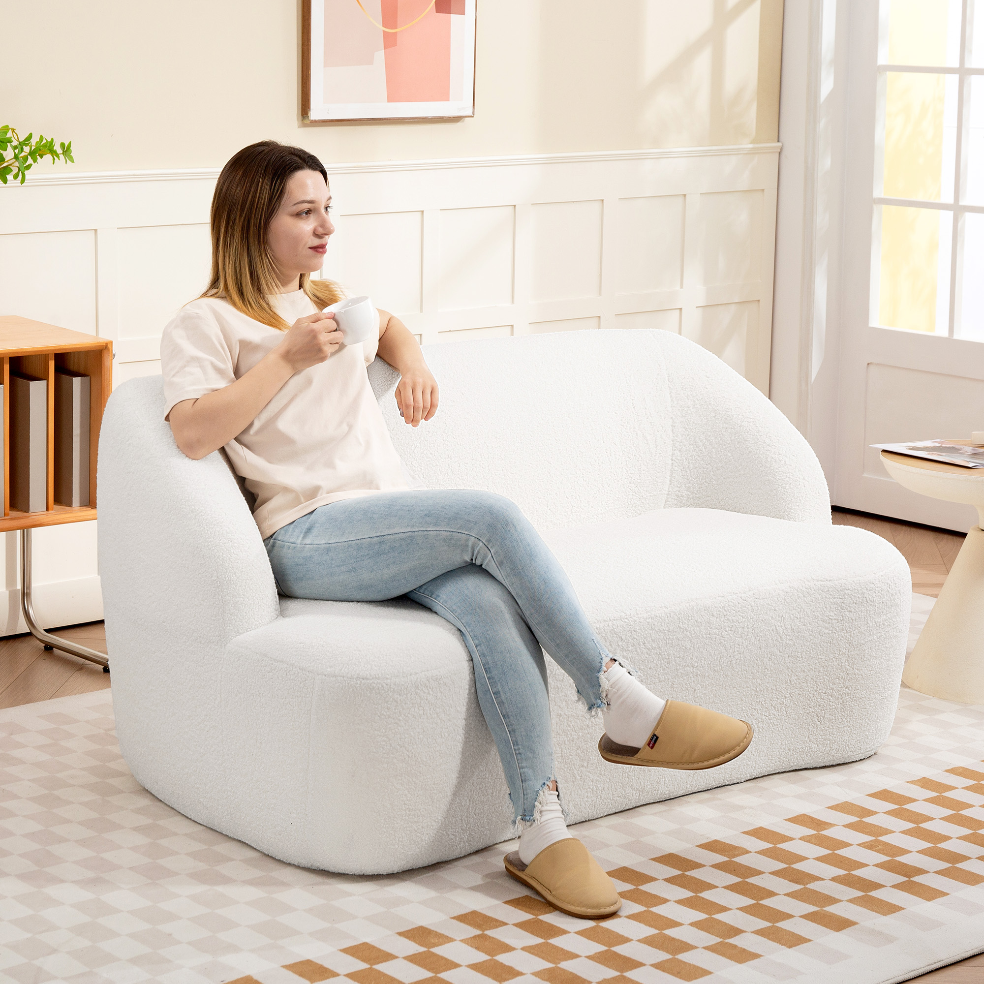 Sofa 2 vietų kreminė