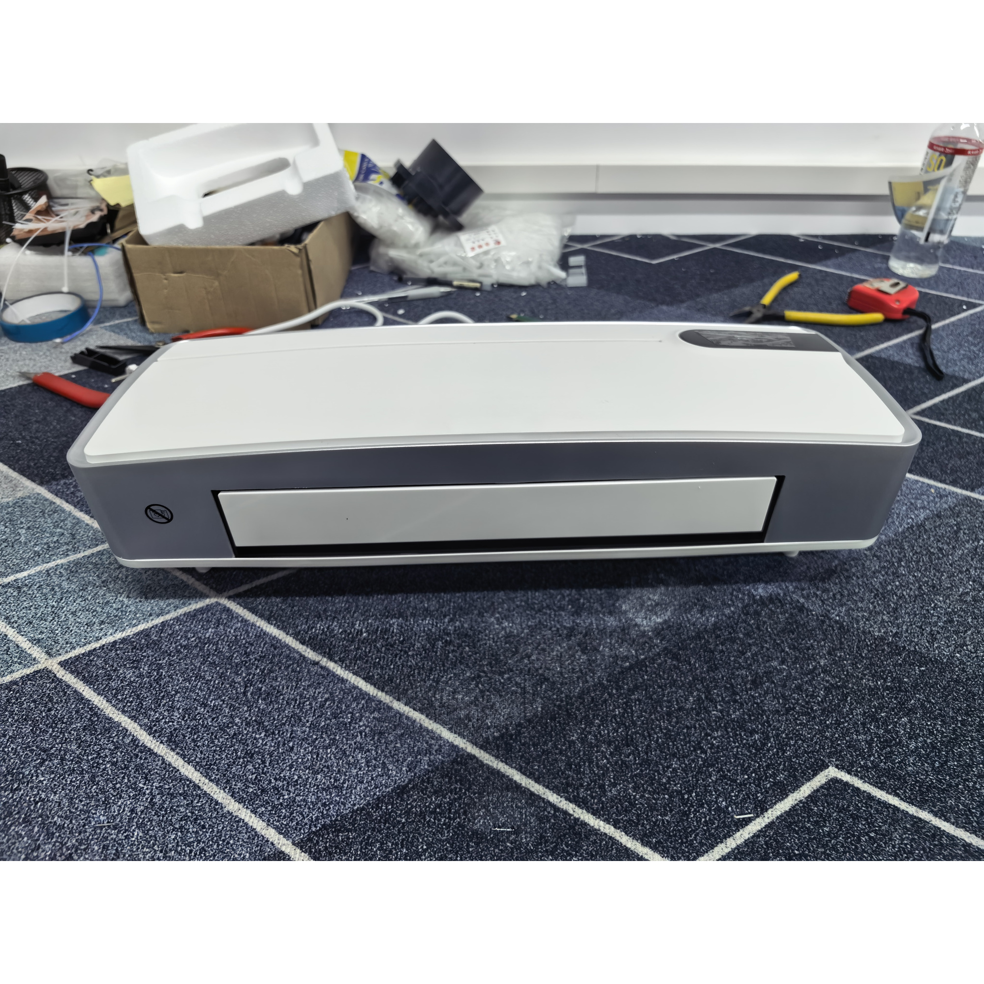 Sieninis elektrinis šildytuvas su PTC keraminiu kaitinimu ir Wi‑Fi, baltas, 50 × 14,5 × 19 cm