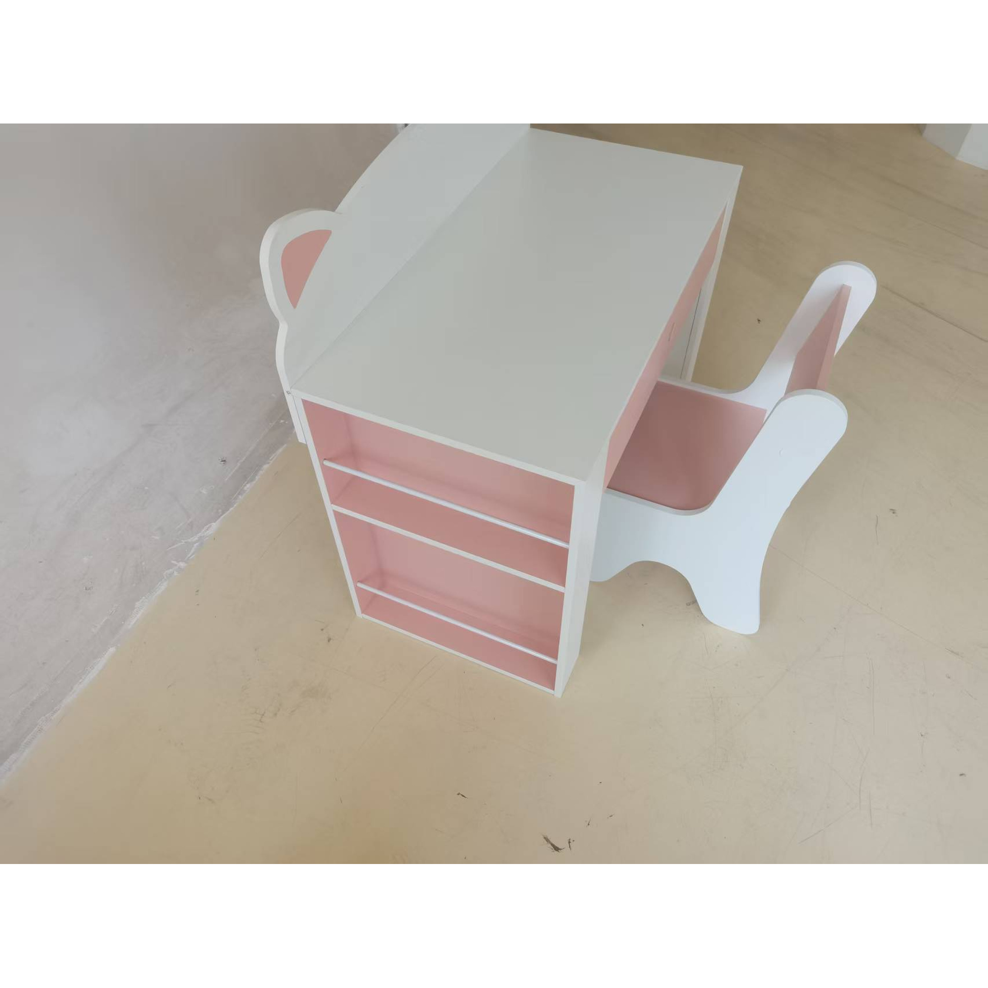 Vaikiškas stalo ir kėdės rinkinys su knygų lentyna ir stalčiumi, baltas ir rožinis, 80 × 41,2 × 74,5 cm, 2 dalių 2