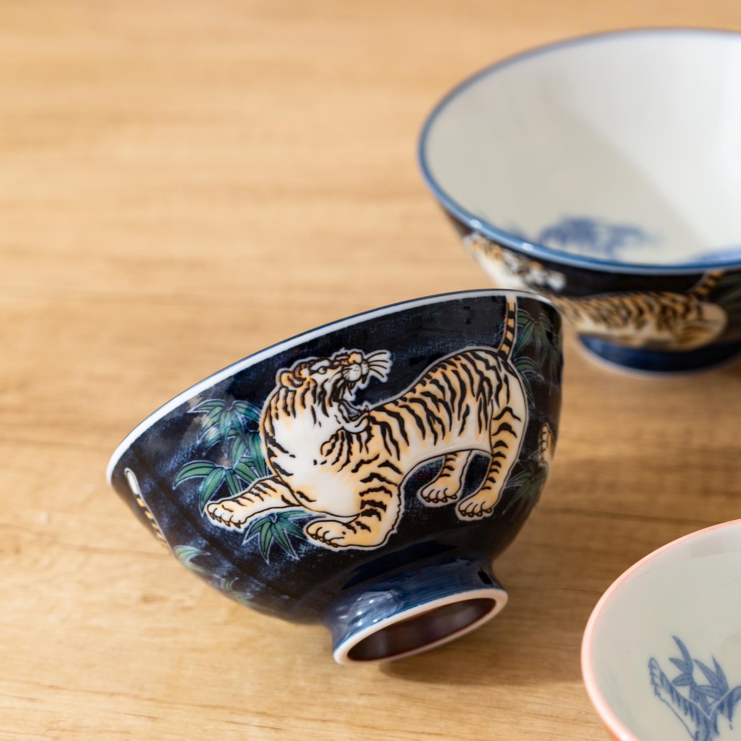 Porcelāna bļodiņa ar tīģera motīvu, zila, Ø 12,2 × 6,5 cm