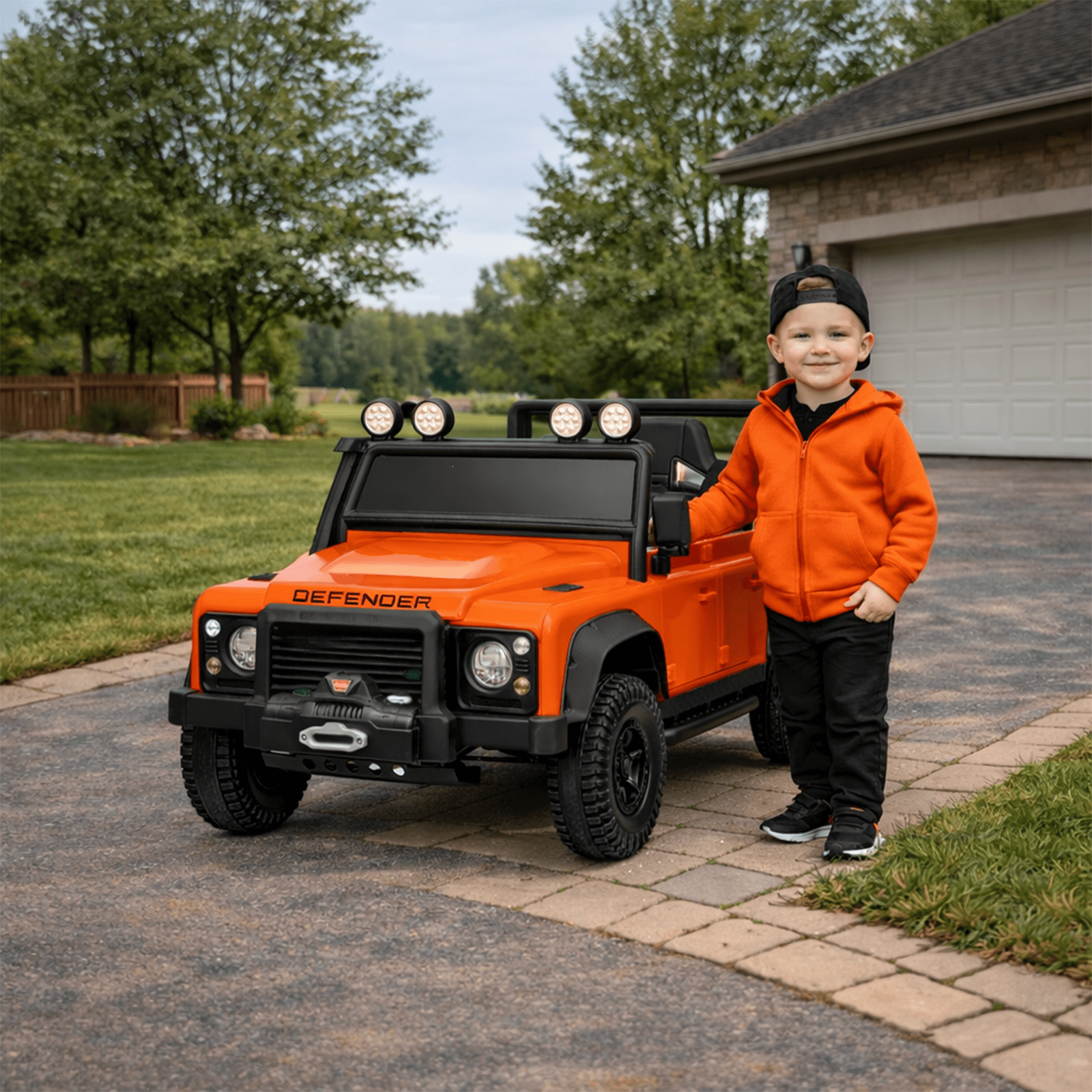 Vaikiškas elektromobilis HATIS “Land Rover Defender 110 SVX ”, oranžinis