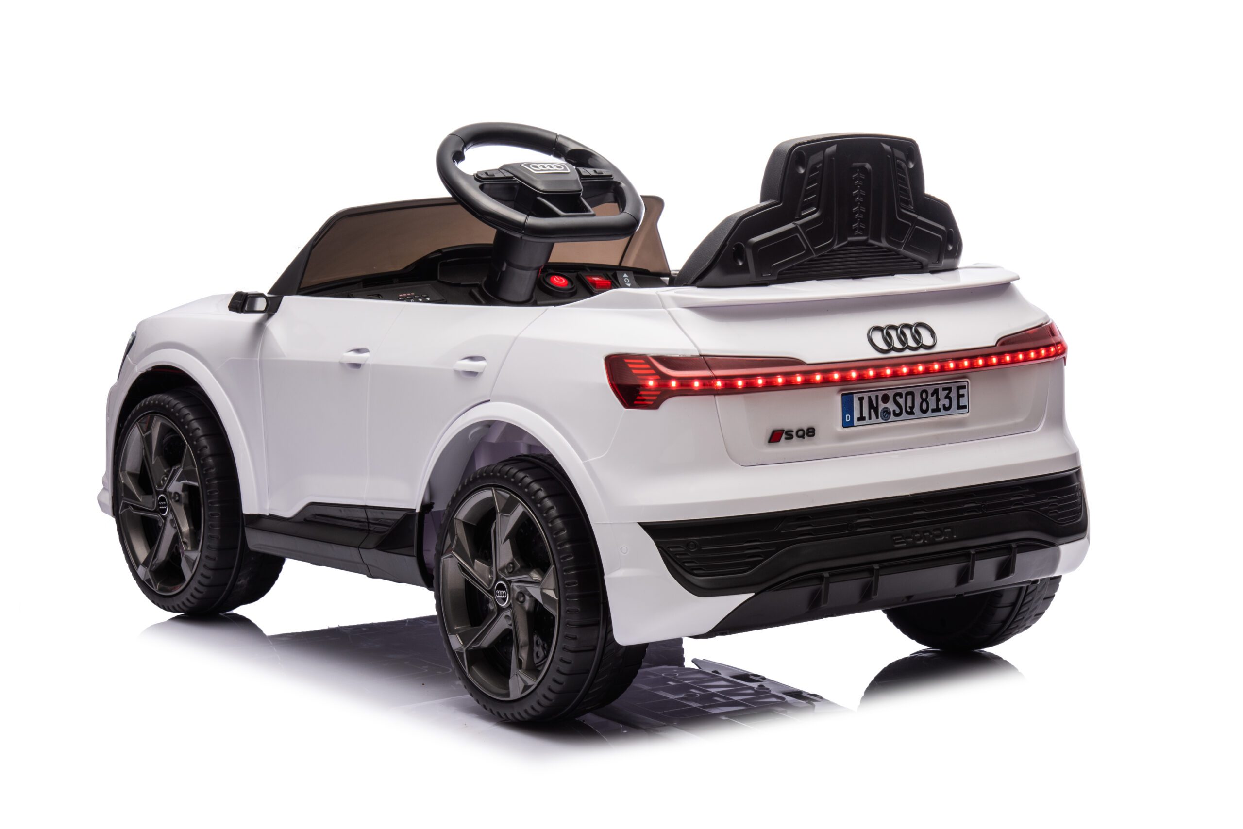 Vaikiškas elektromobilis HATIS "Audi SQ8" 3