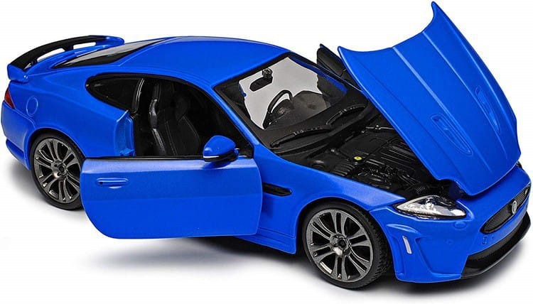 Automodelis jaguar xkr-s bburago, 1:24