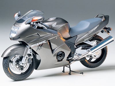 Surenkamas modelis honda cbr 1100xxs tamiya, 14070, 1/12