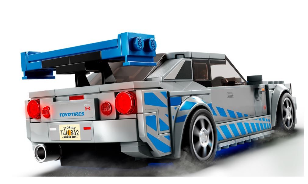 Automobilis nissan skyline gt-r (r34) iš filmo „greiti ir įsiutę“, pilkas