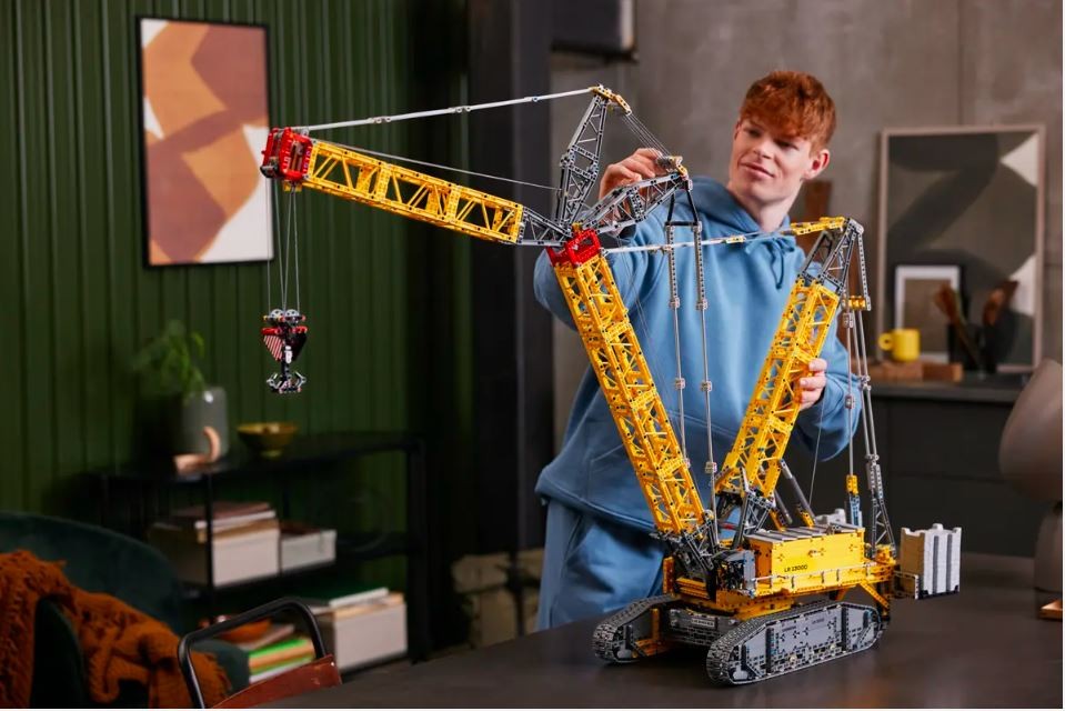 42146 lego® technic vikšrinis kranas „liebherr lr 13000“