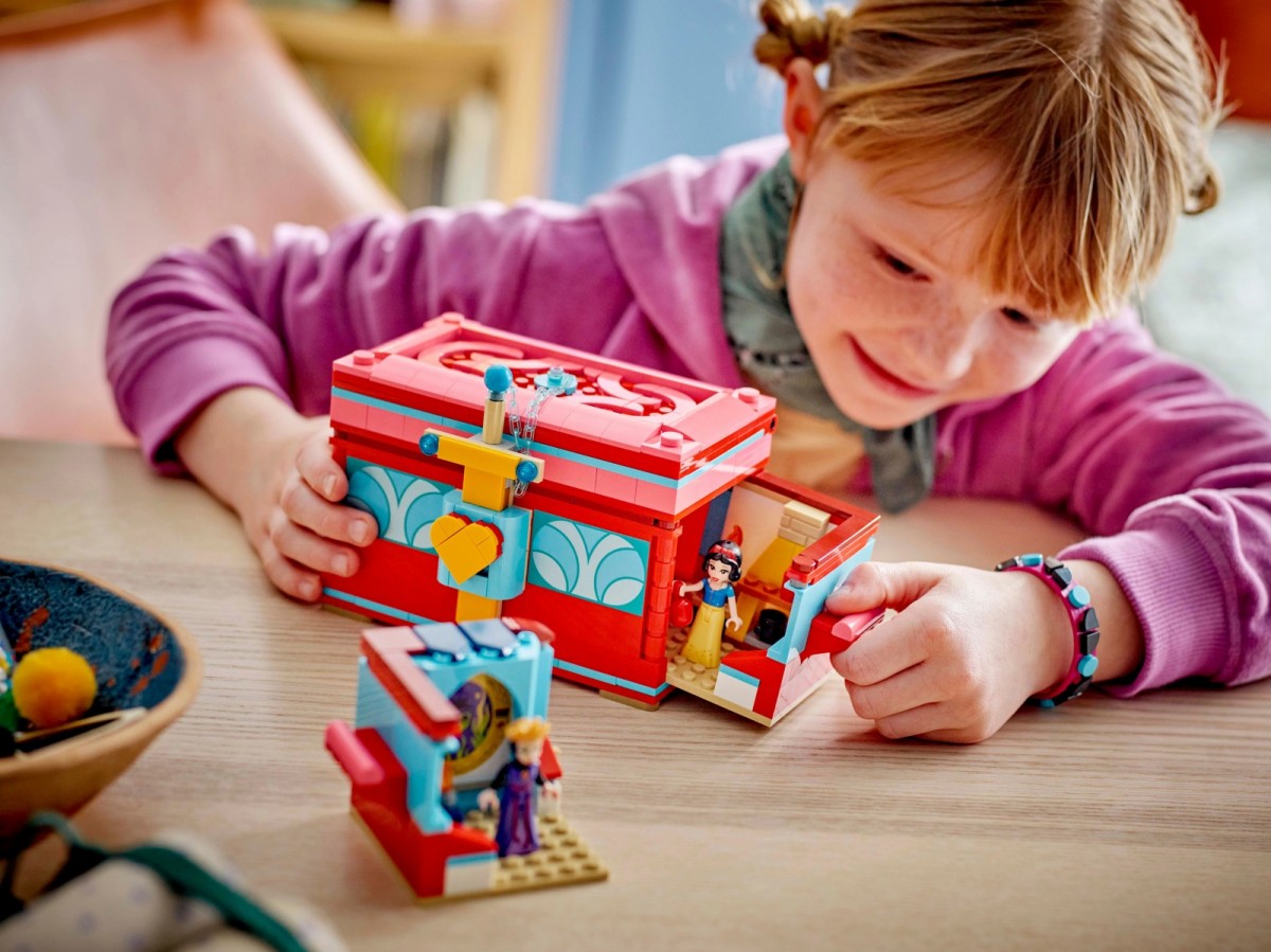 43276 lego® disney snieguolės papuošalų dėžutė
