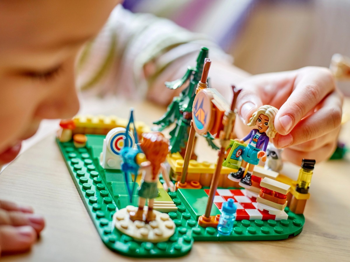 42622 lego® friends stovyklos šaudymo iš lanko tiras