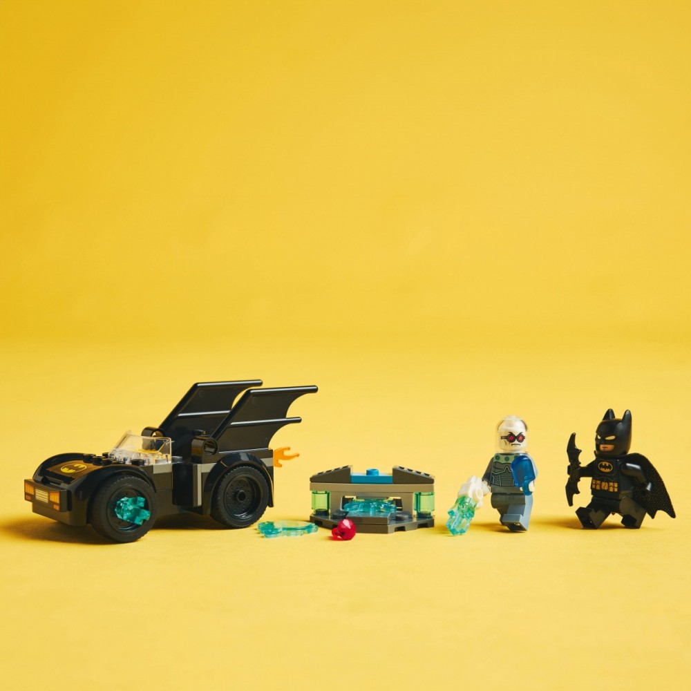 Konstruktorius lego super heroes - betmenas ir batmobilis prieš mr. freeze