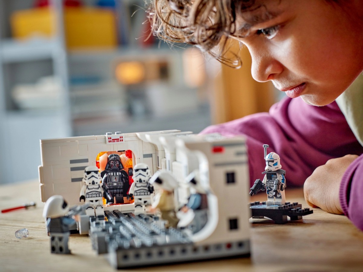 Konstruktorius tantive iv kosminio laivo įlaipinimas lego star wars