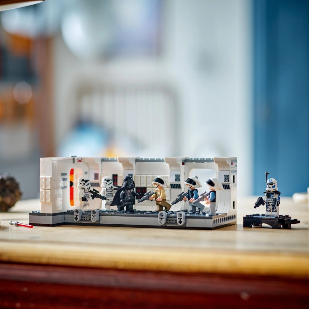 Konstruktorius tantive iv kosminio laivo įlaipinimas lego star wars