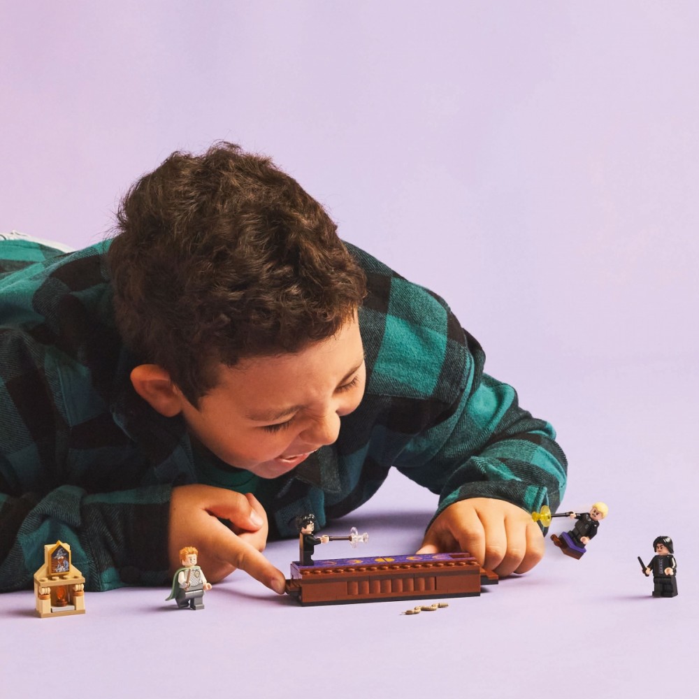 76441 lego® harry potter hogvartso pilis: dvikovų klubas