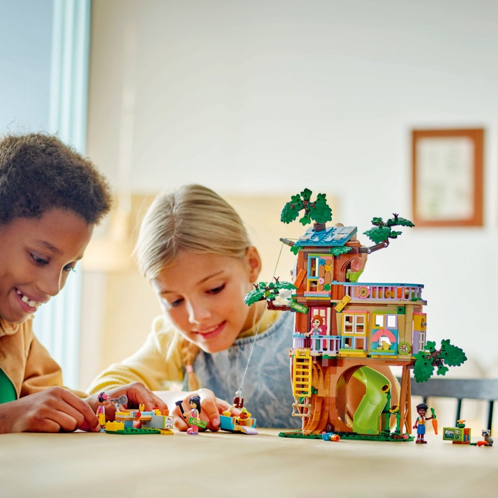 Draugystės namelis medyje lego friends