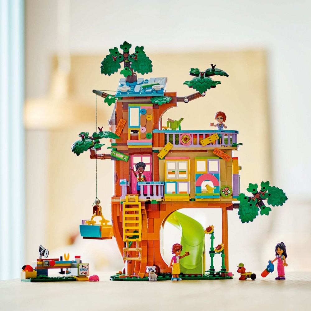 Draugystės namelis medyje lego friends