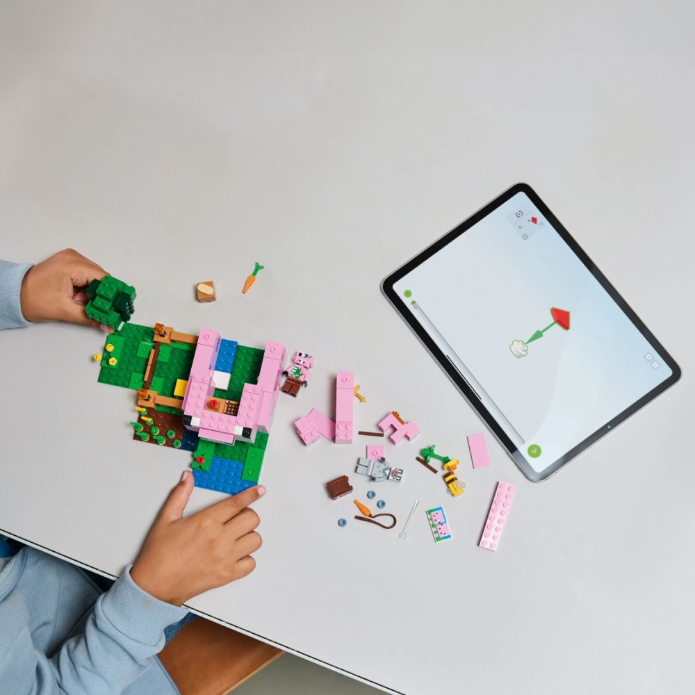 Konstruktorius lego minecraft kiaulės namas