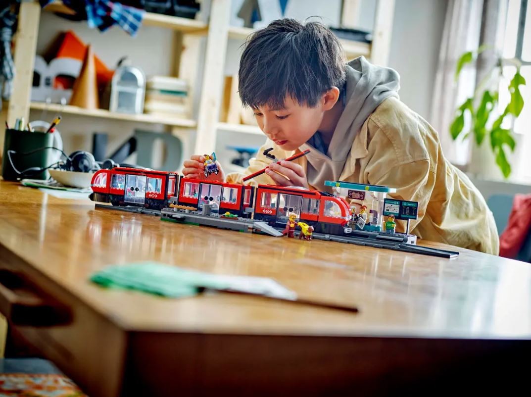 60423 lego® city centro miesto tramvajus ir stotis, 811 d.