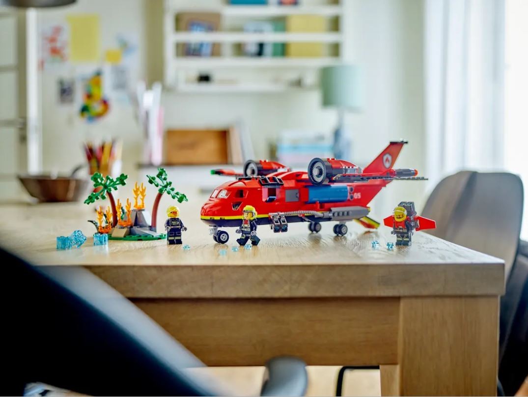 Gaisrinis gelbėjimo lėktuvas, lego, raudonas