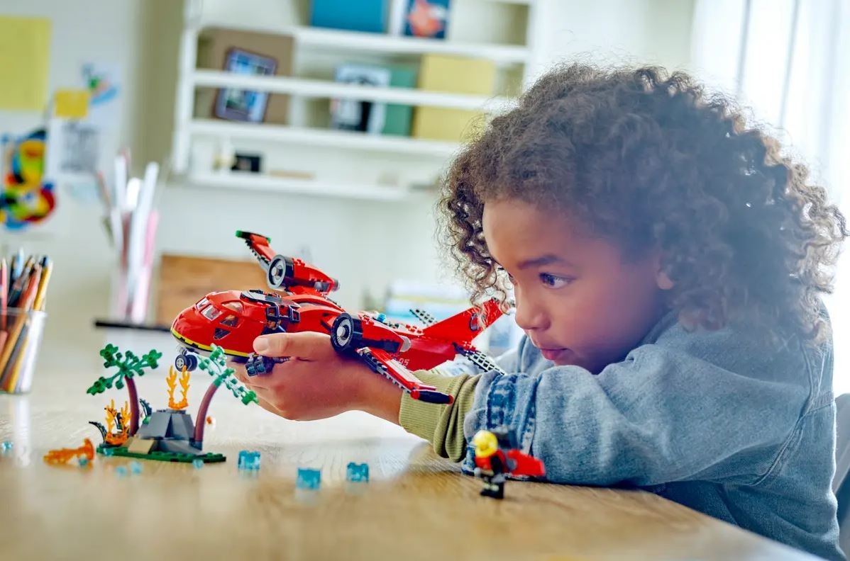 Gaisrinis gelbėjimo lėktuvas, lego, raudonas