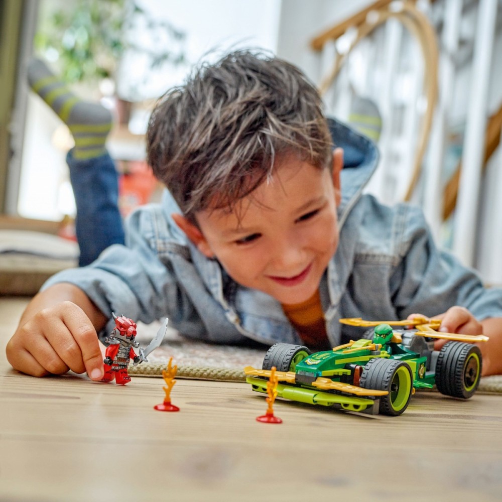 Lenktyninis automobilis su atgaliniu mechanizmu lego® ninjago lloydo