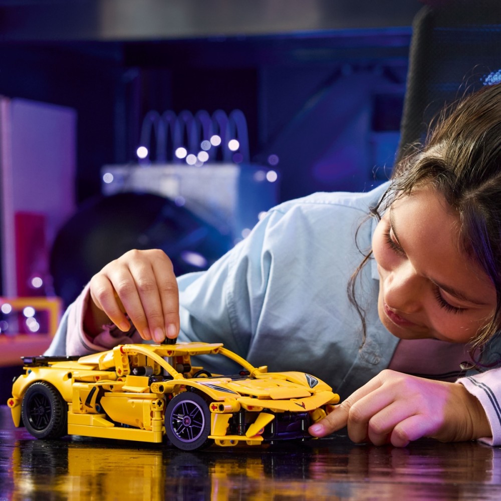42205 lego® technic chevrolet corvette stingray