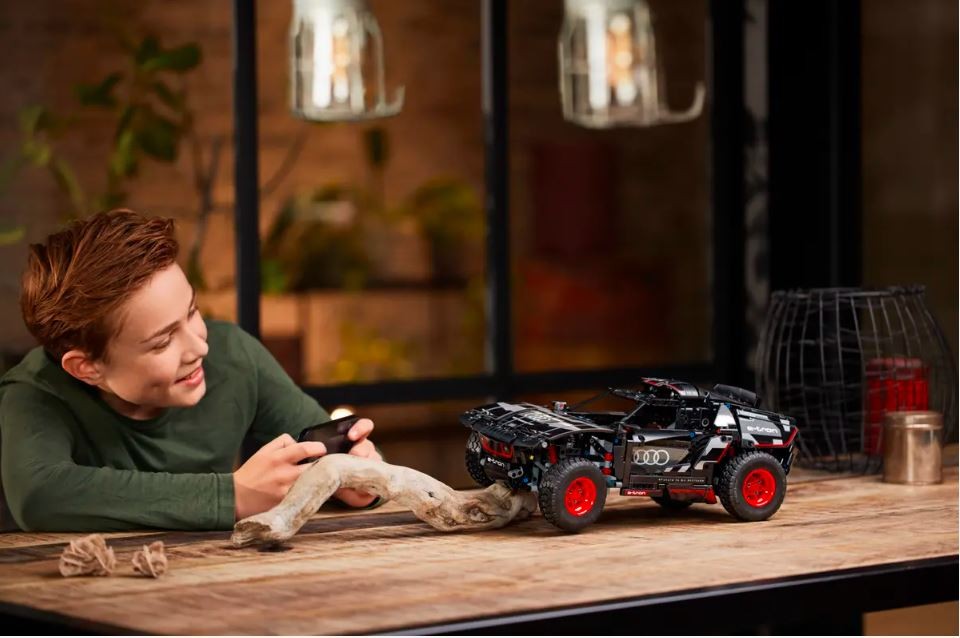 42160 lego® technic audi rs q e-tron