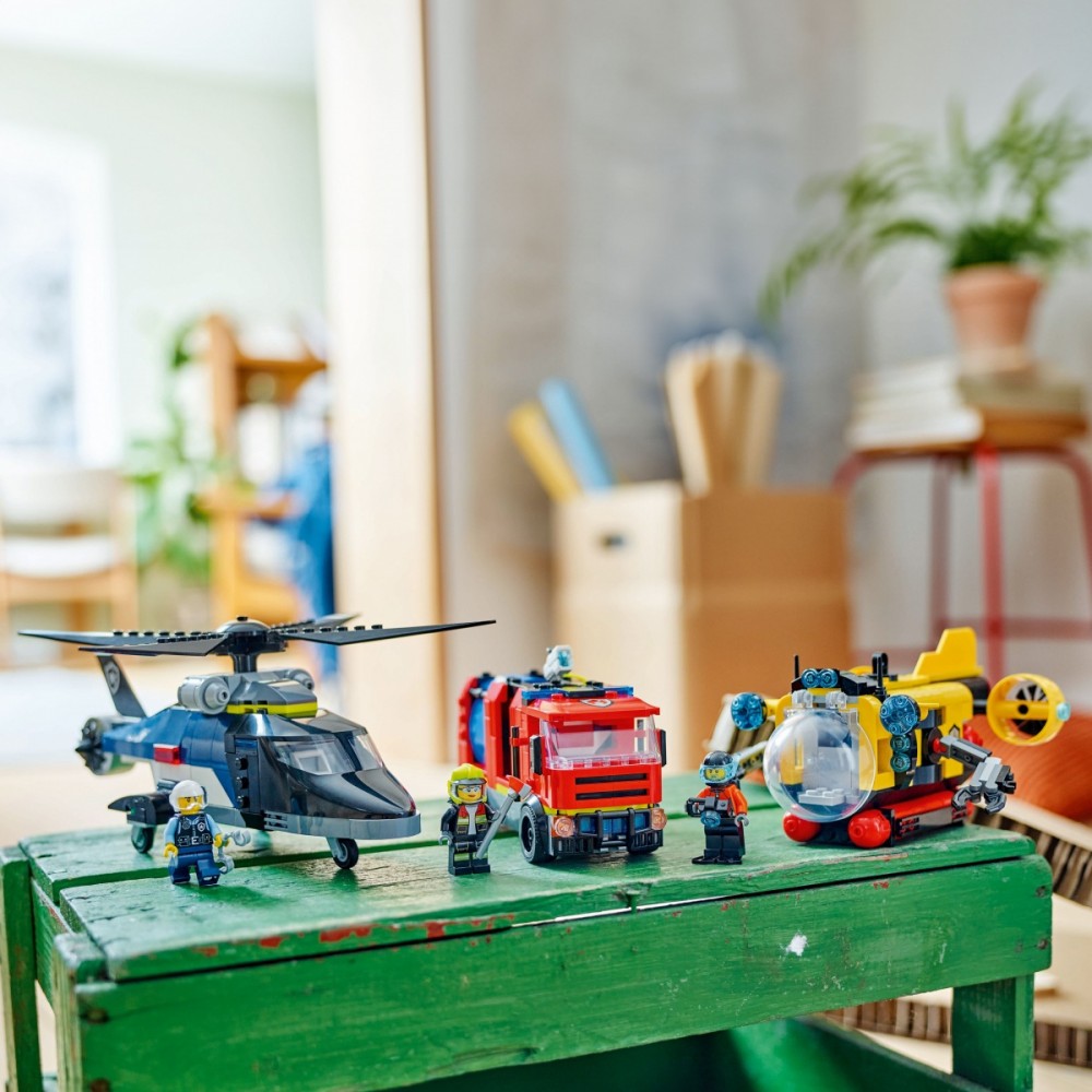 Lego® city rinkinys su sraigtasparniu, gaisrinės automobiliu ir povandeniniu laivu