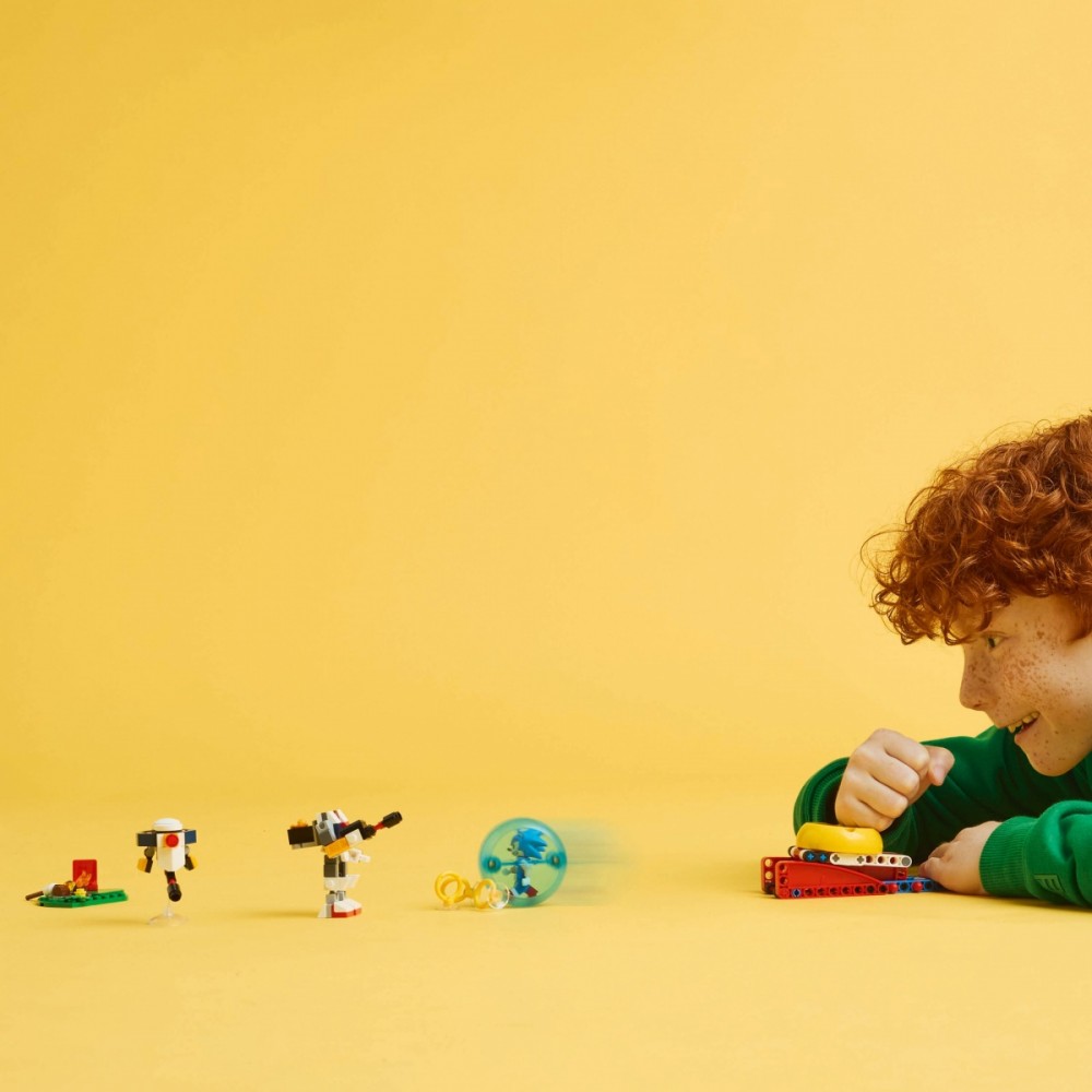 77001 lego® sonic the hedgehog™: sonic kova prie laužo