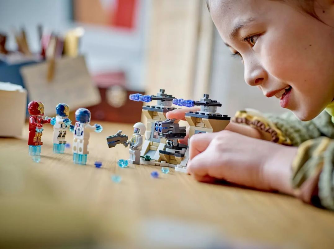 76288 lego® marvel geležinis žmogus ir geležinis legionas prieš hidros karį