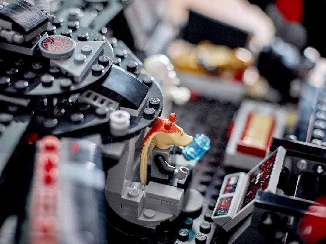 Tamsusis tūkstantmečio sakalas lego star wars