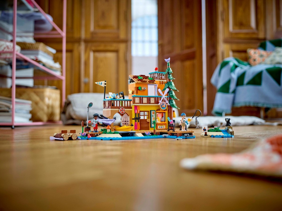 42626 lego® friends vandens sporto pramogos nuotykių stovykloje
