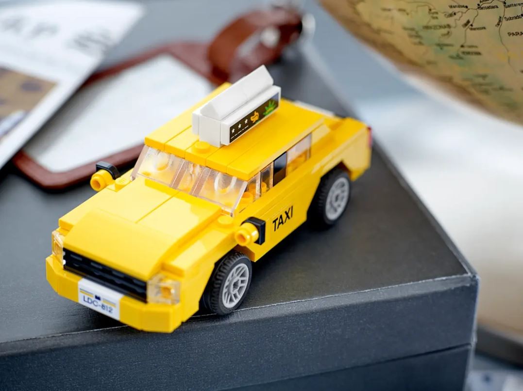 Lego creator geltonas taksi