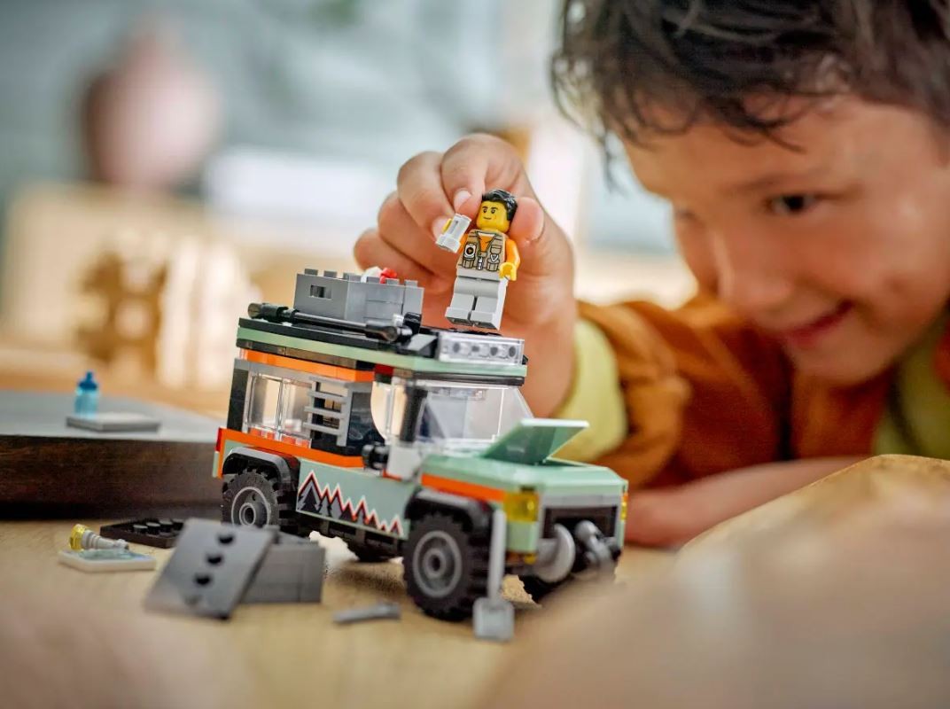 60447 lego® city 4x4 kalnų visureigis