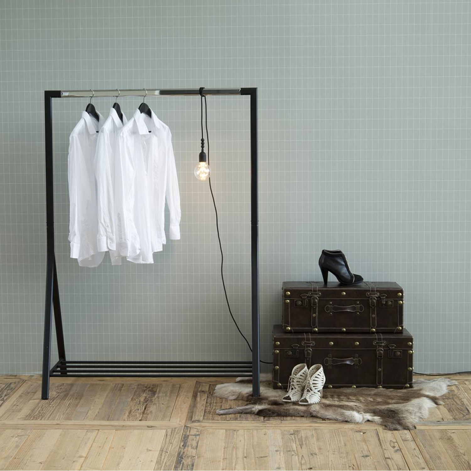 Apģērbu statīvs ar apavu plauktu, melns / hromēts, 117 × 59 × 165 cm