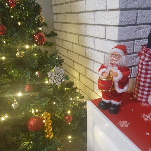 Žaidžiantis kalėdų senelis – figūrėlė 30cm ruhhy 22162