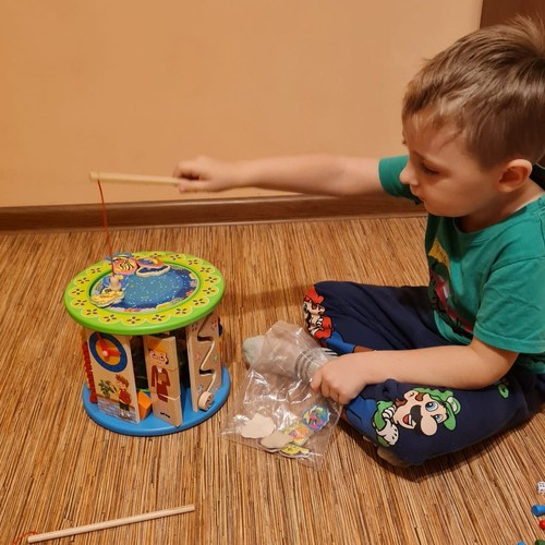 Medinis lavinantis kubas kruzzel 24670 vaikams su 11 funkcijų