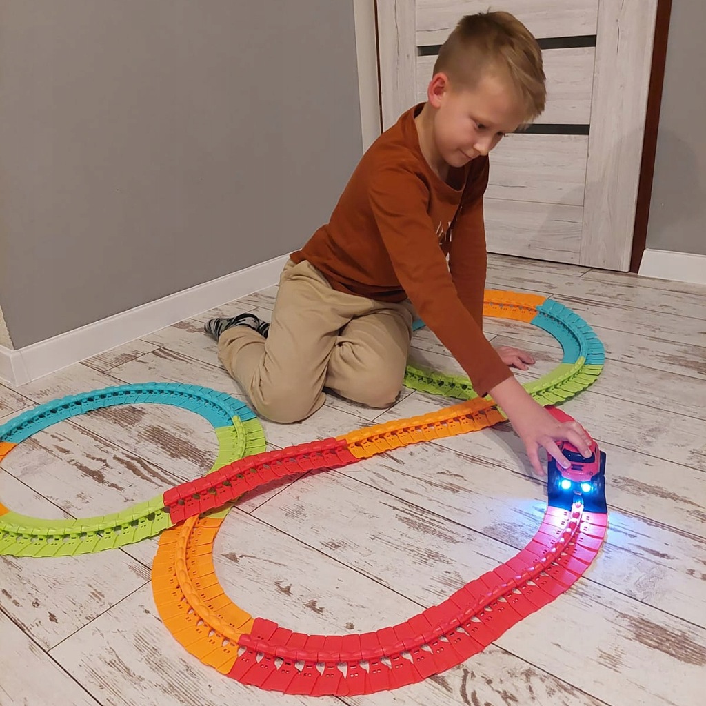 Automobilis su trasa