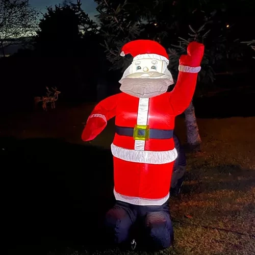 Kalėdinė dekoracija pripučiamas santa