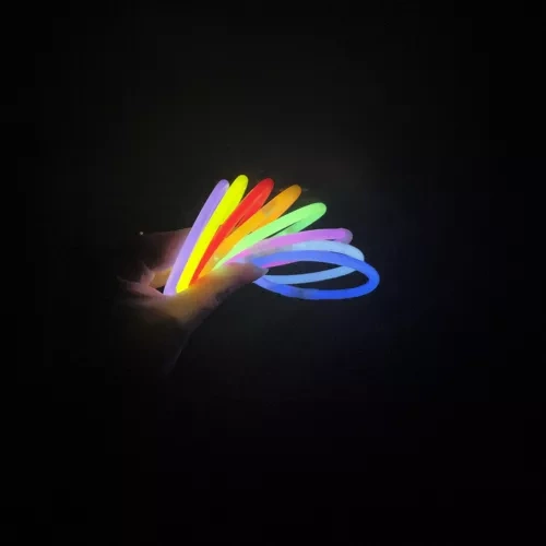 Fluorescencinės apyrankės  - 100 vnt, 8 spalvos, 20x0,5 cm